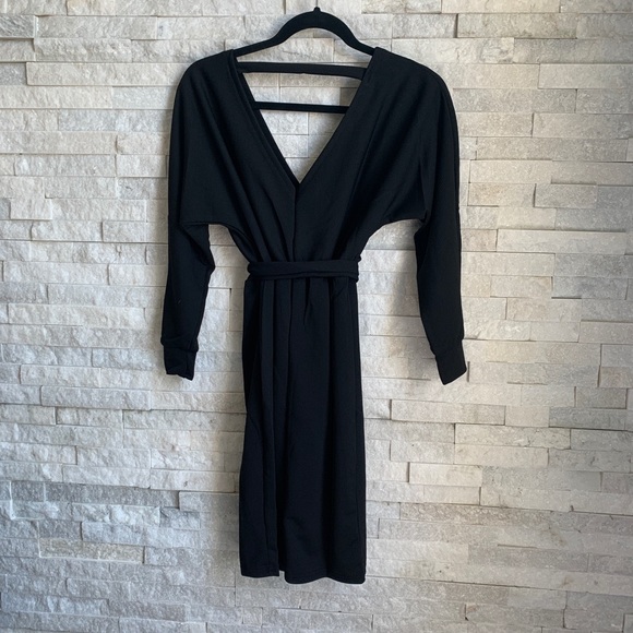 Black Long Sleeve Ribbed Fabric Dress - Picture 5 of 6